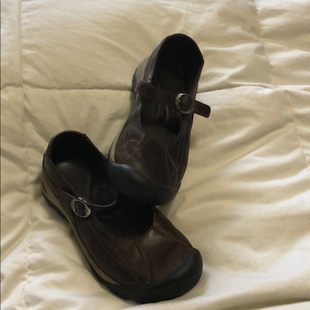 Gently used Keen Mary Janes.